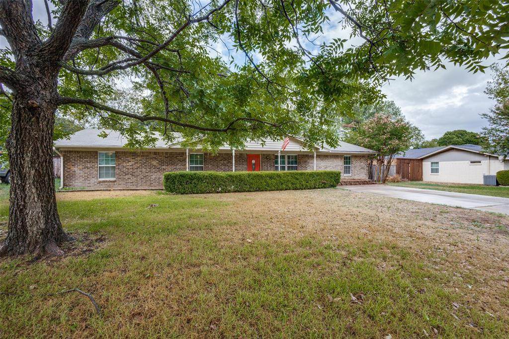 2815 Silvermeadow Lane - Photo 1