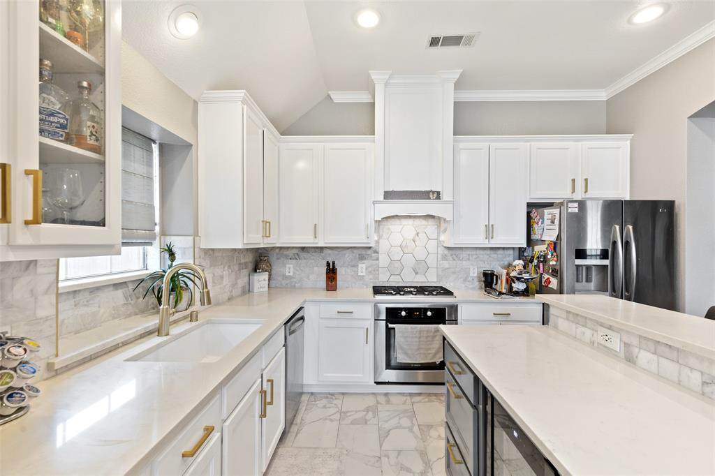 1404 Lennox Way - Photo 1