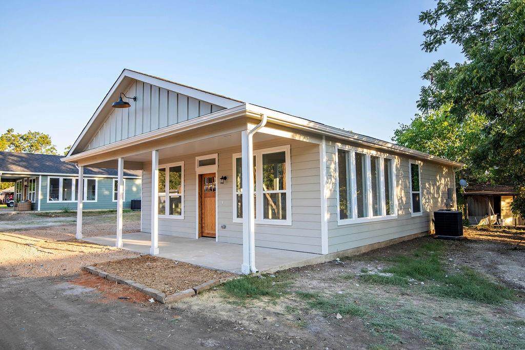 802 Walnut Street - Photo 1