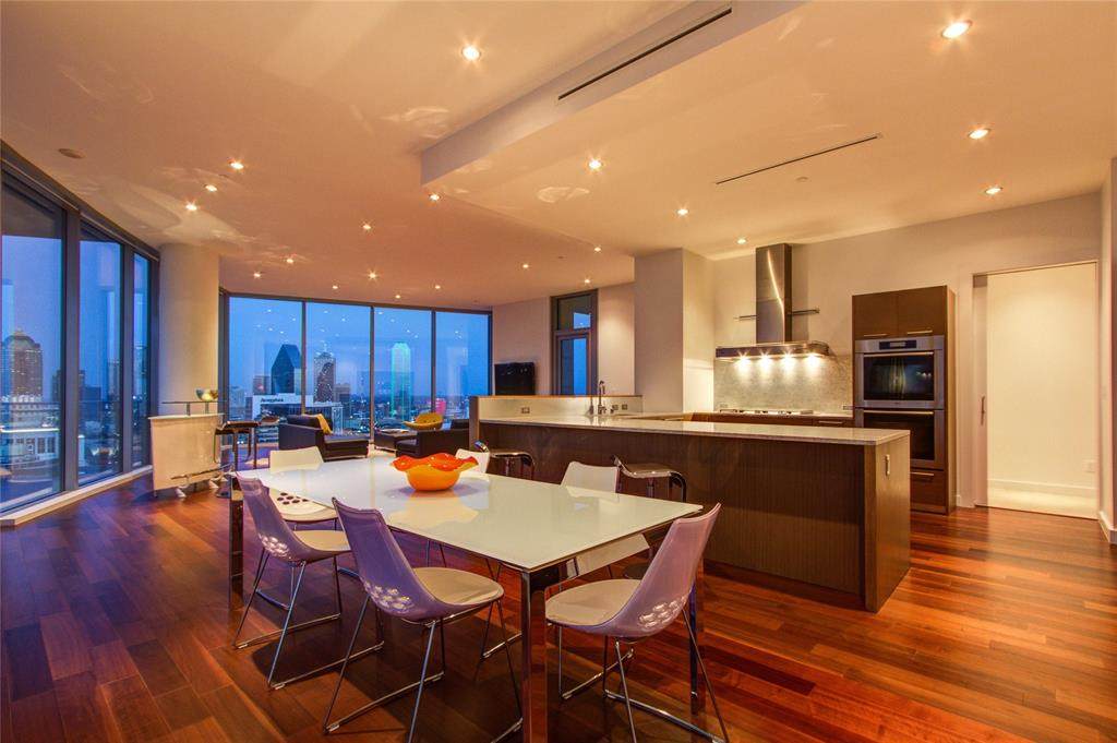 2900 Mckinnon Street - Photo 1