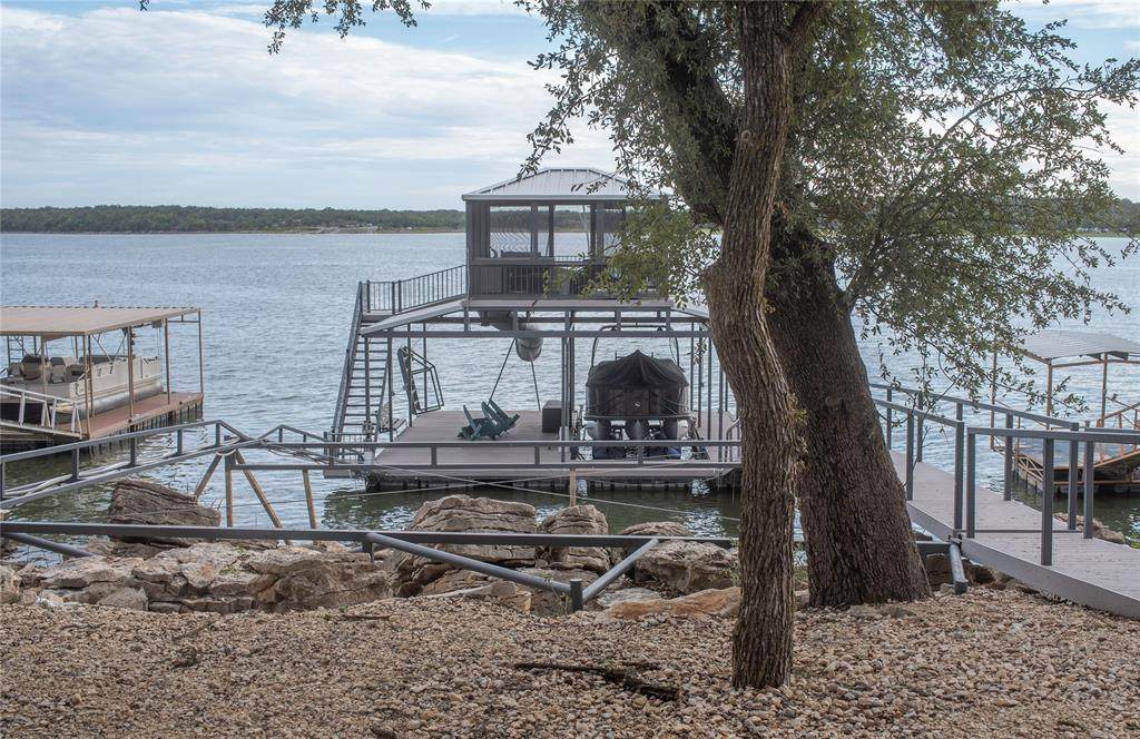 524 Oak Point Drive - Photo 1