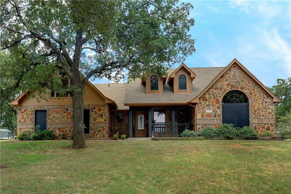 172 Williamsburg Lane - Photo 1