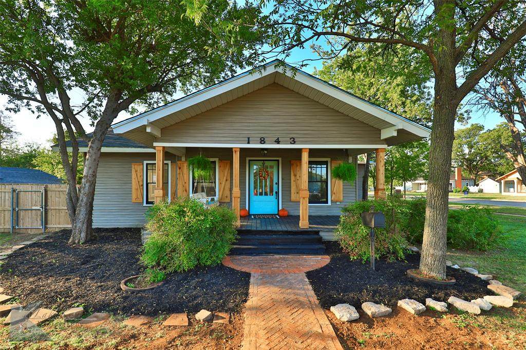 1843 Idlewild Street - Photo 1