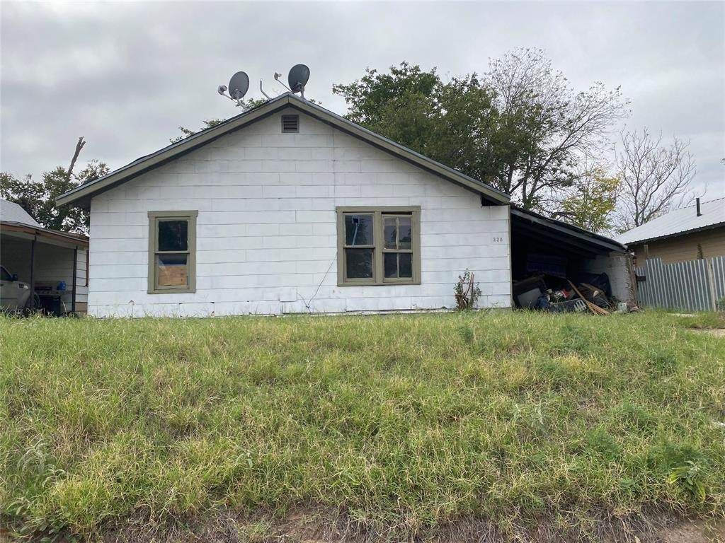 328 Avenue D - Photo 1