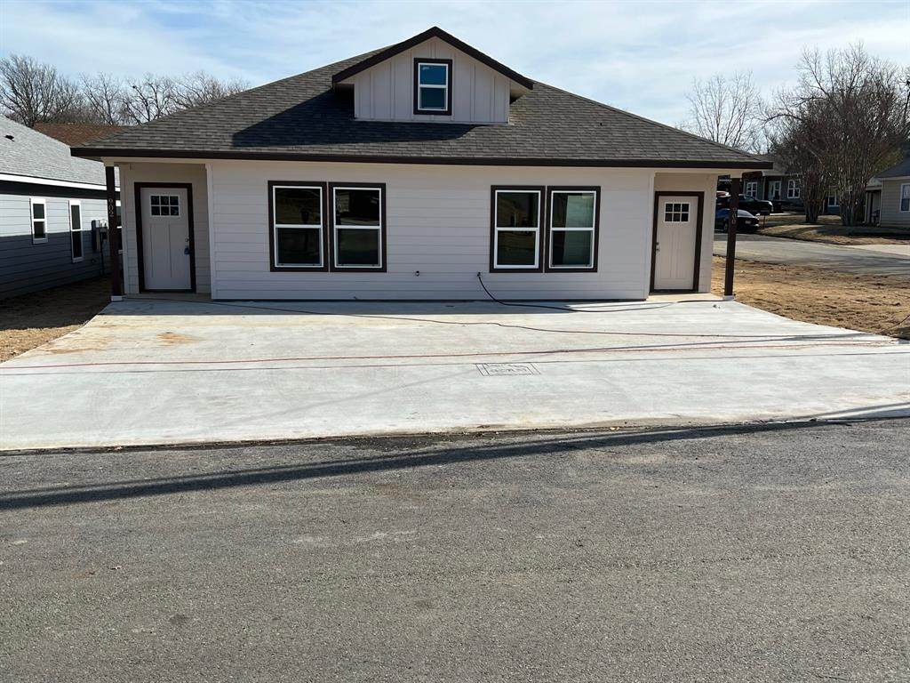 900-902 Barrett Avenue - Photo 1