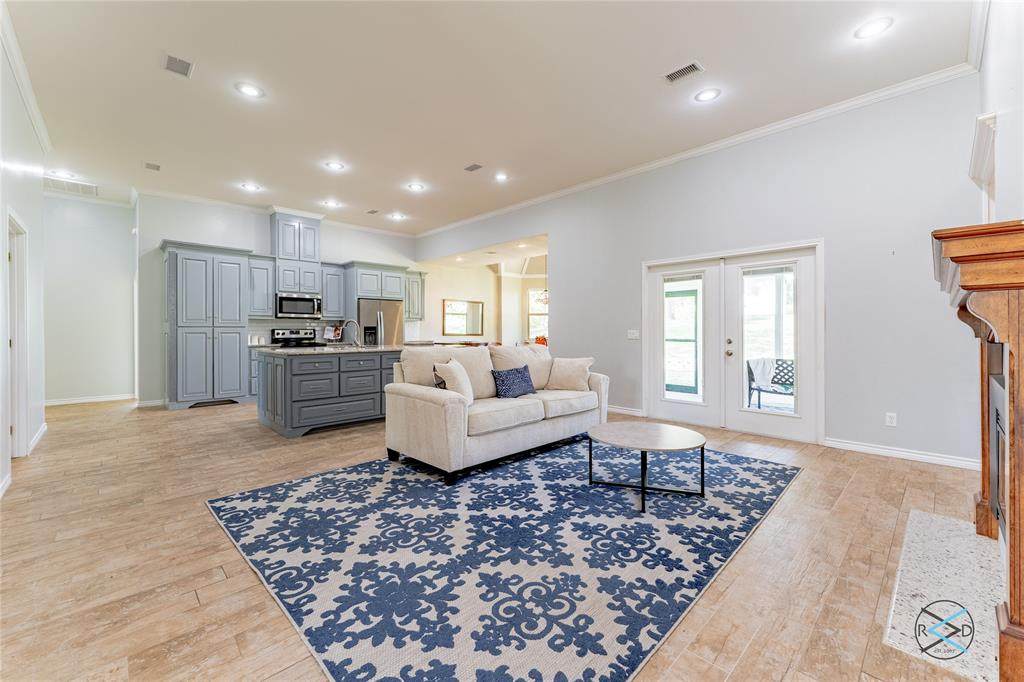 409 Oak Creek Drive - Photo 1