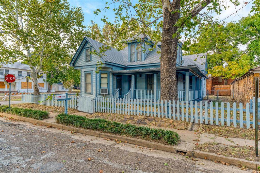 208 5th Street - Photo 1