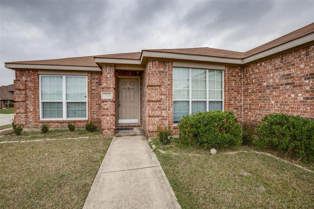 108 Cherokee Drive - Photo 1