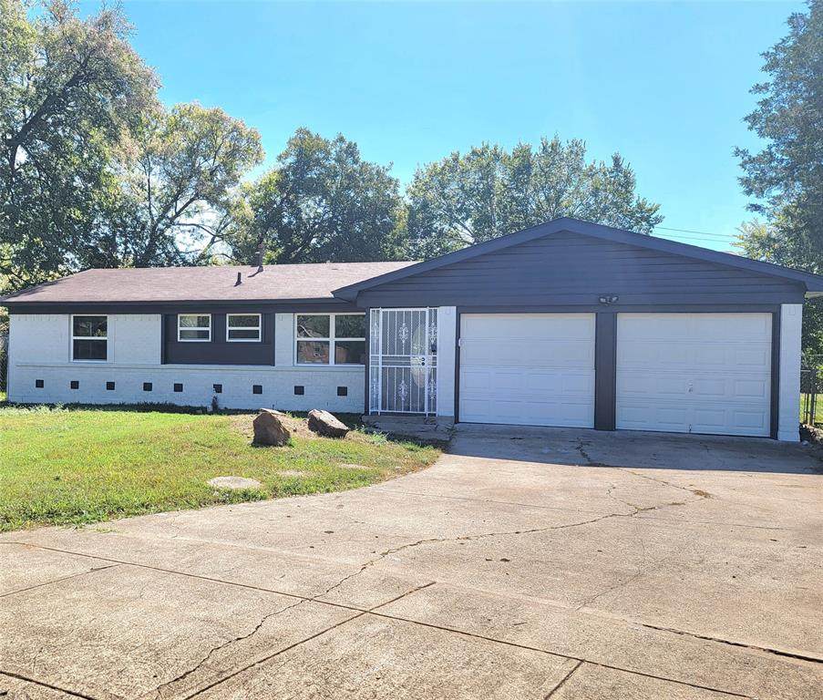 4957 Eastgate Circle - Photo 1
