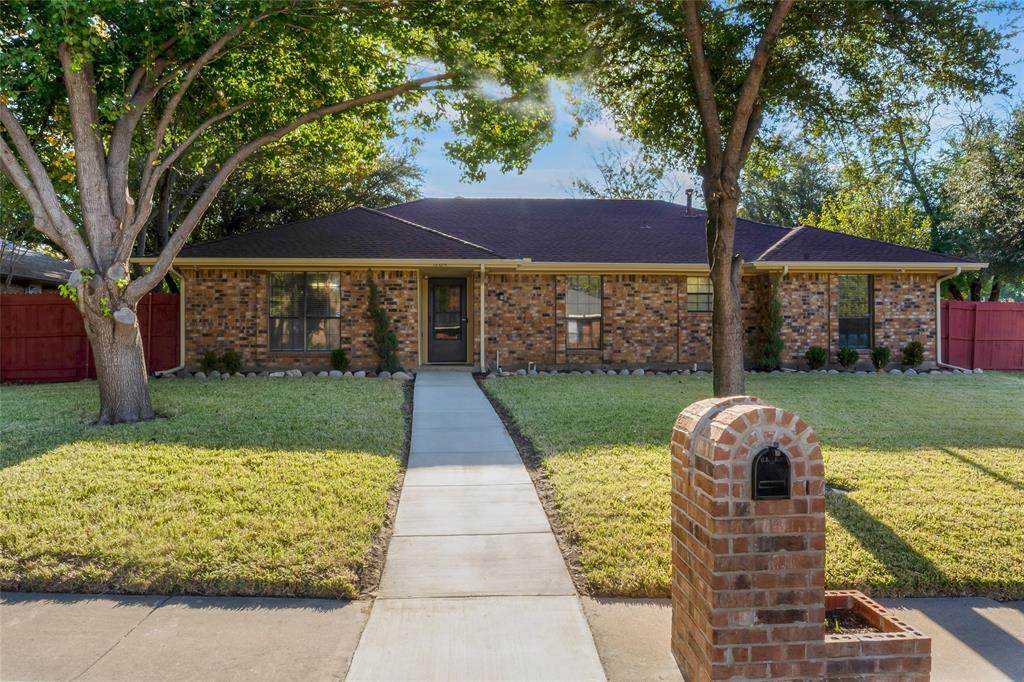1104 Waterview Lane - Photo 1