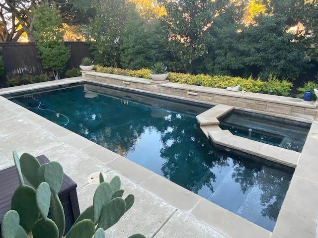 502 Landing Court - Photo 1