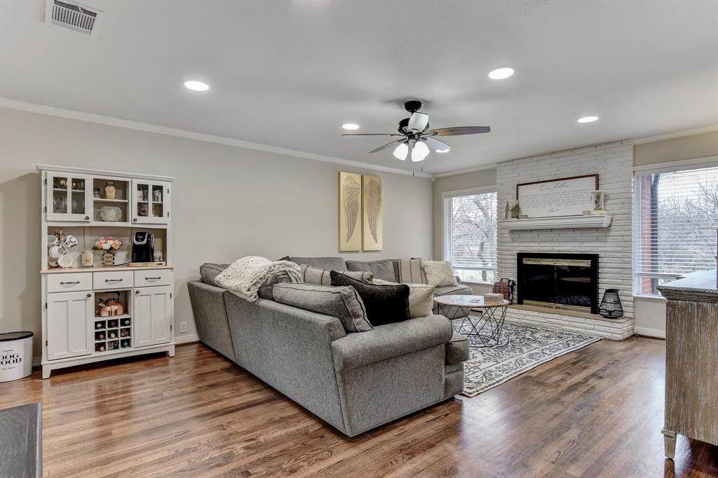 719 Kessler Boulevard - Photo 1