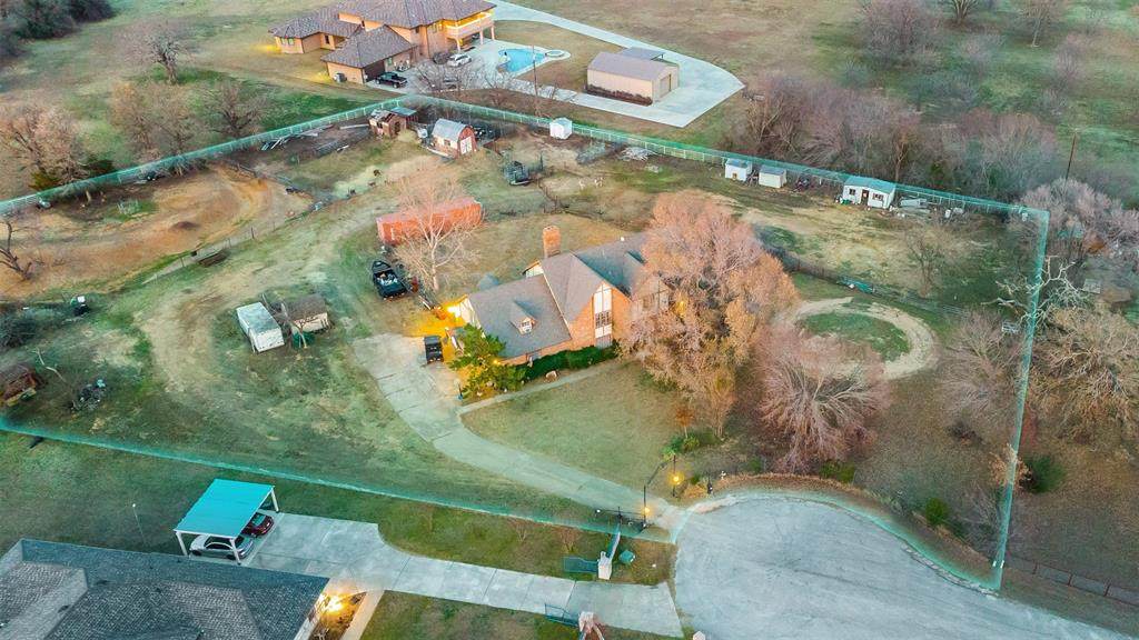 106 Lakeview Court - Photo 1