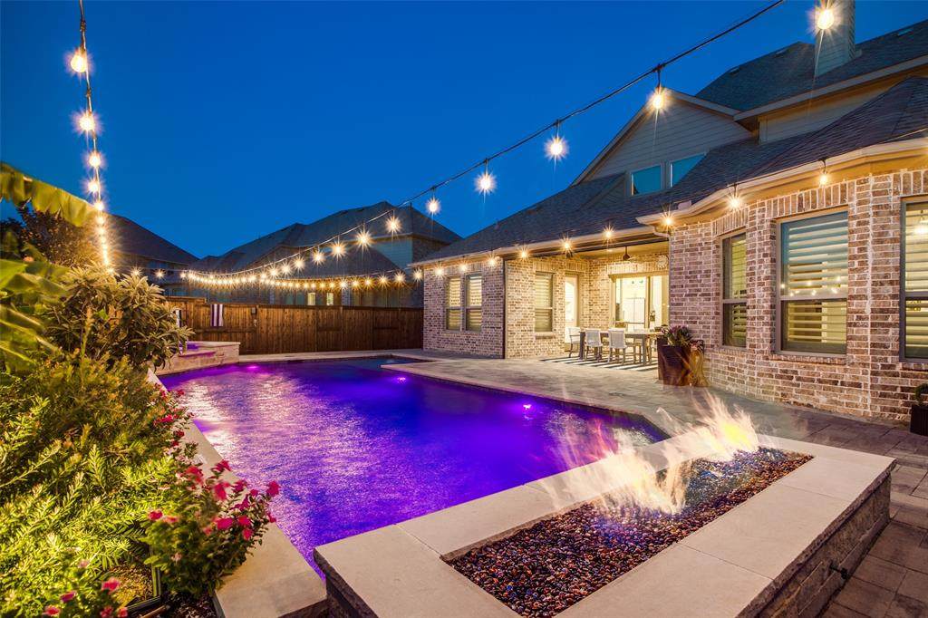 900 Greenbriar Lane - Photo 1