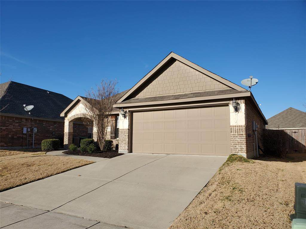 1512 Castle Creek Drive - Photo 1