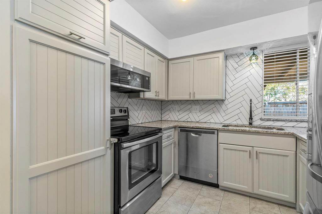 11813 Leisure Drive - Photo 1