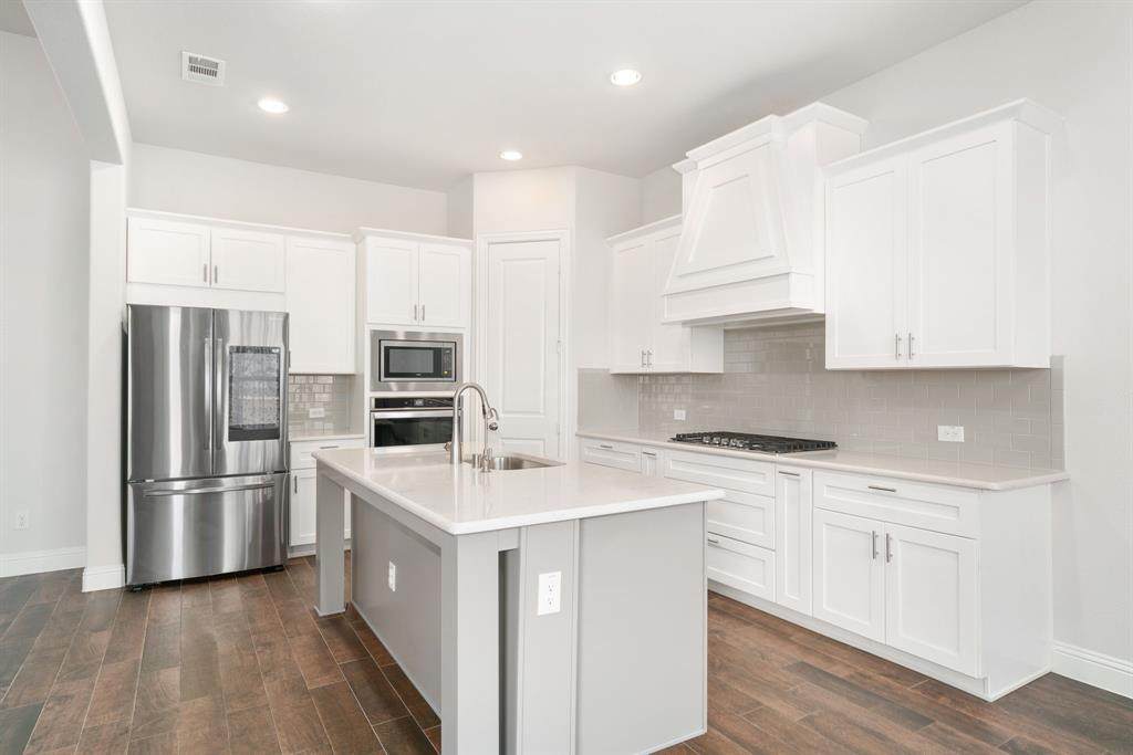 2735 Village Creek Street - Photo 1