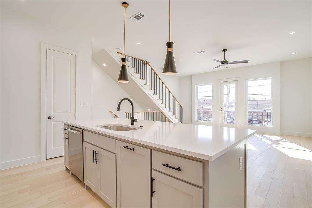 711 Abram Street - Photo 1