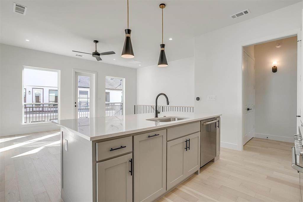 128 Garden Court - Photo 1