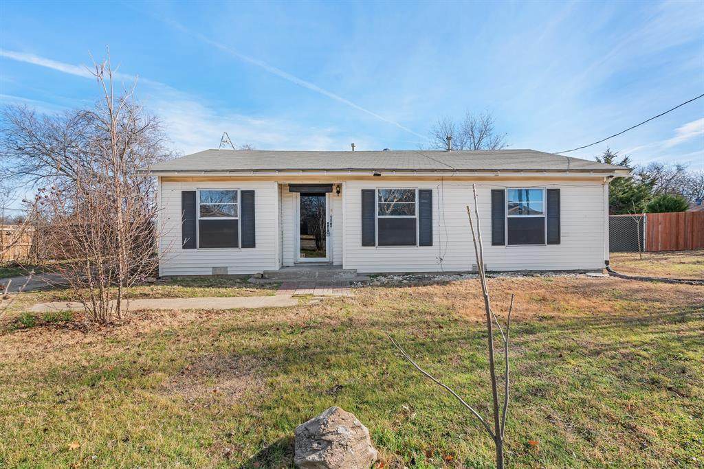 604 Locust Street - Photo 1
