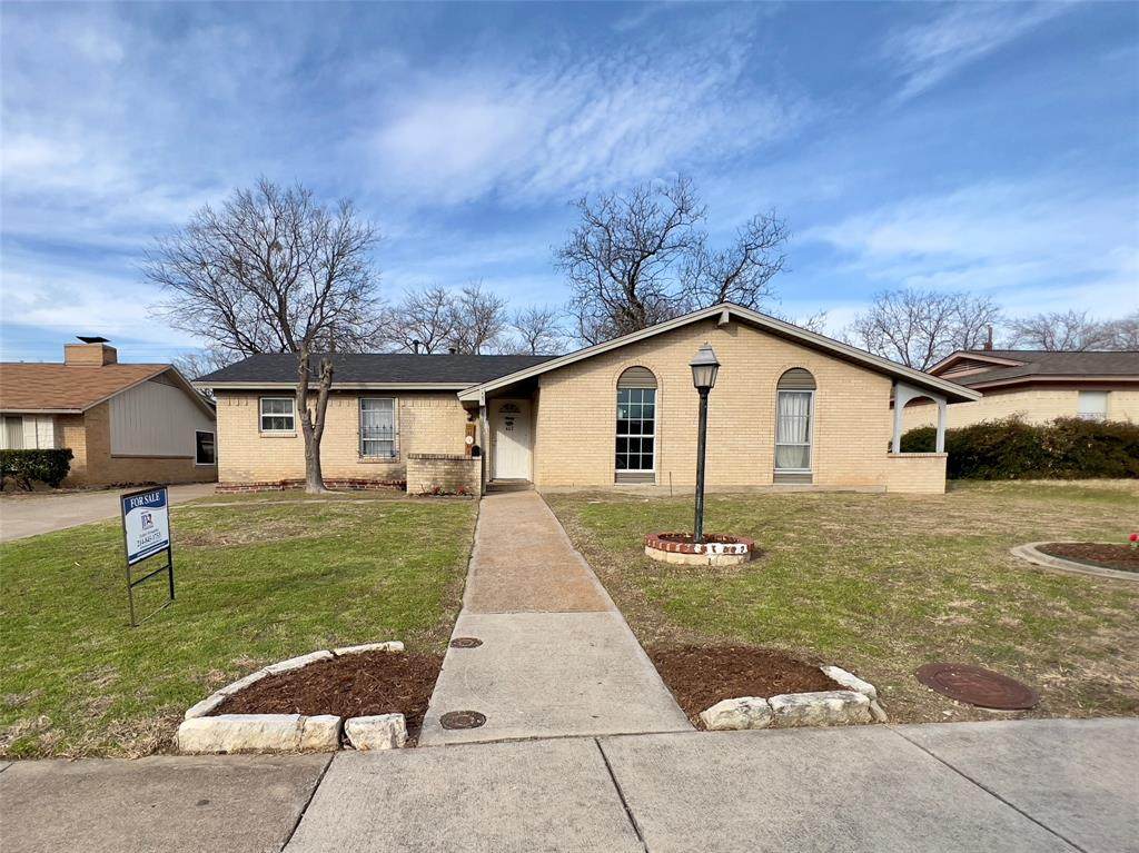 407 Azalea Lane - Photo 1