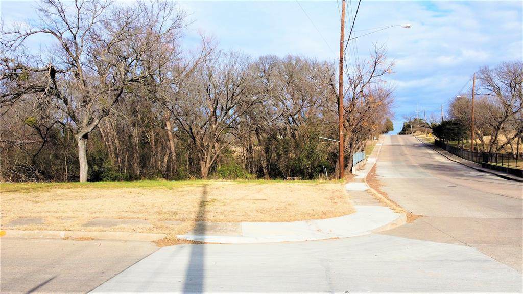 1627 Woodin Boulevard - Photo 1