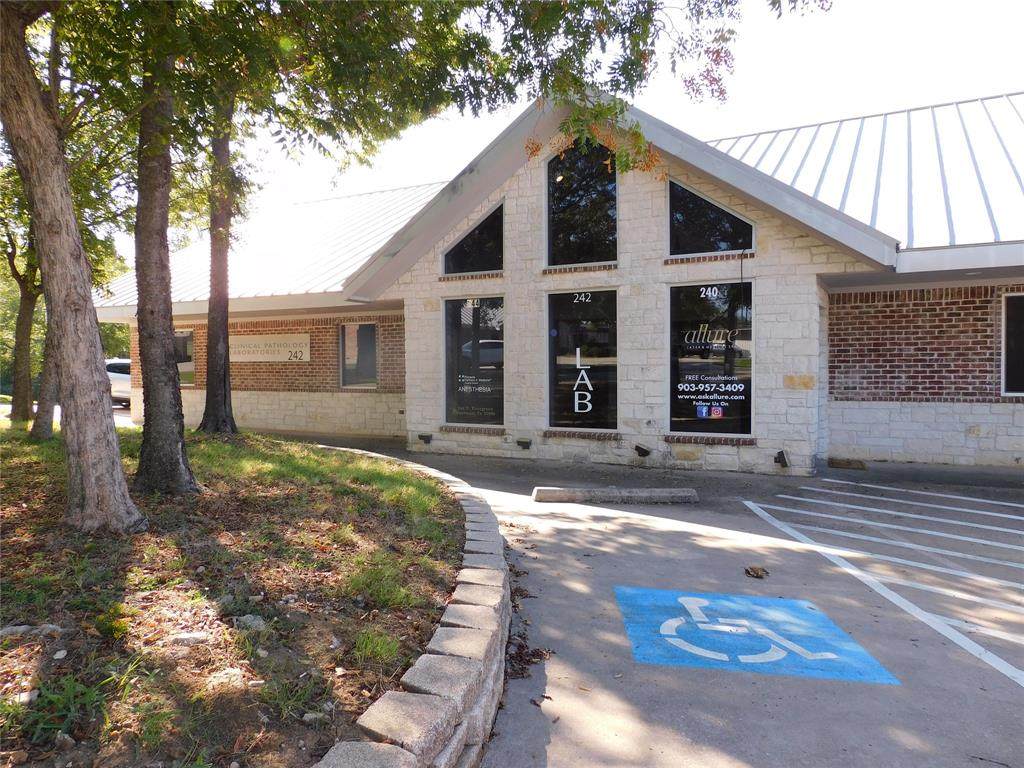 220 Evergreen Street - Photo 1