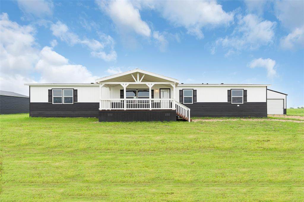 2999 County Road 4307 - Photo 1