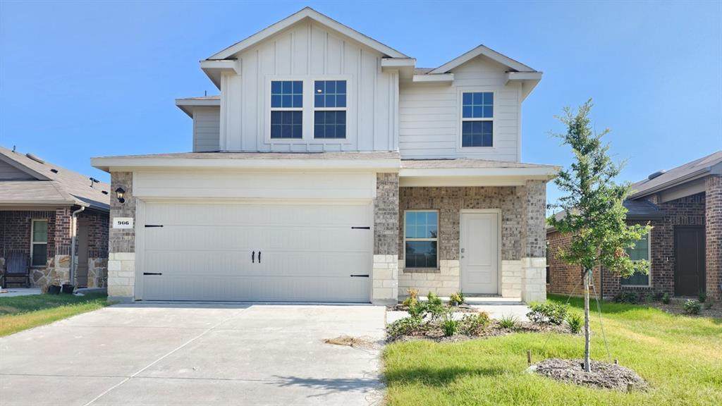 906 Country Road - Photo 1