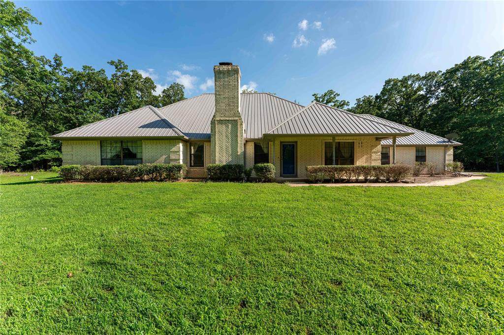 638 County Road 45010 - Photo 1