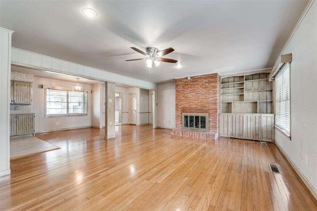 1915 3rd Avenue - Photo 1