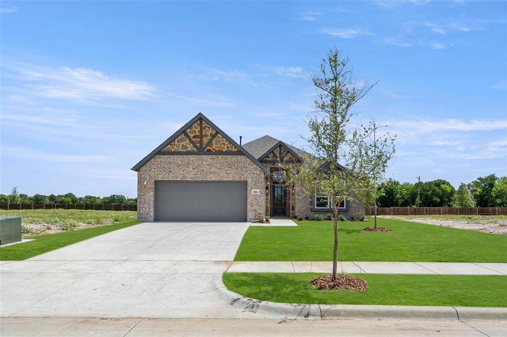 1882 Silver Birch Road - Photo 1