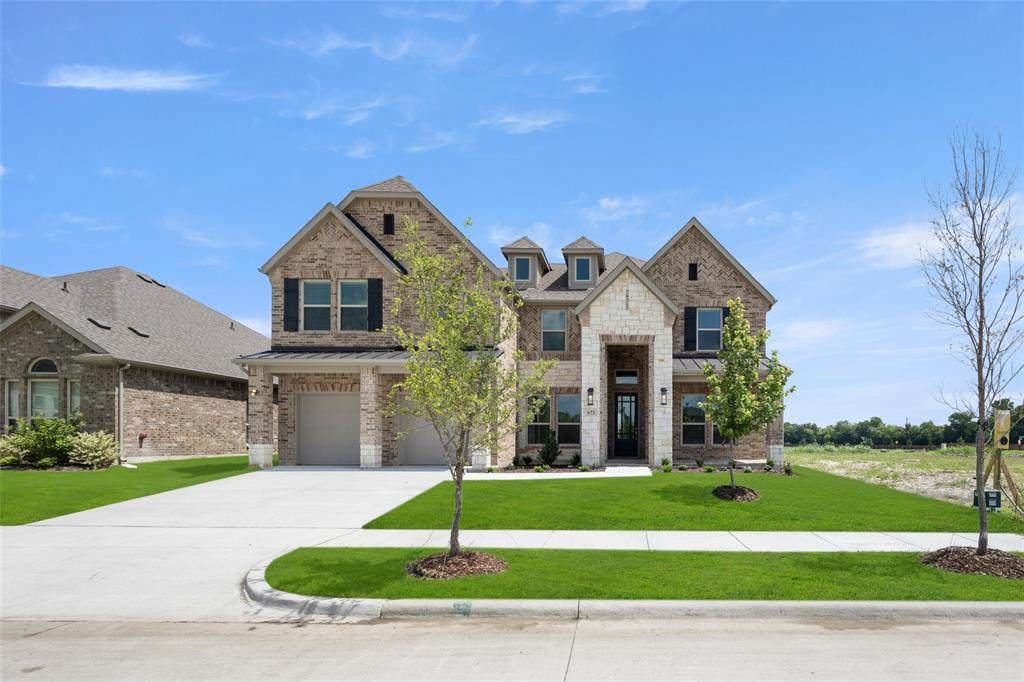 673 Red Maple Road - Photo 1