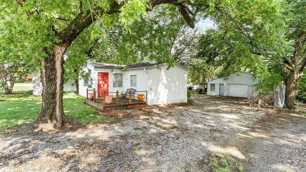 889 Quail Creek Circle - Photo 1