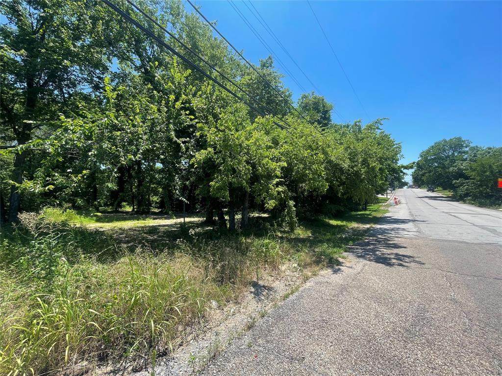 910 Houston Avenue - Photo 1