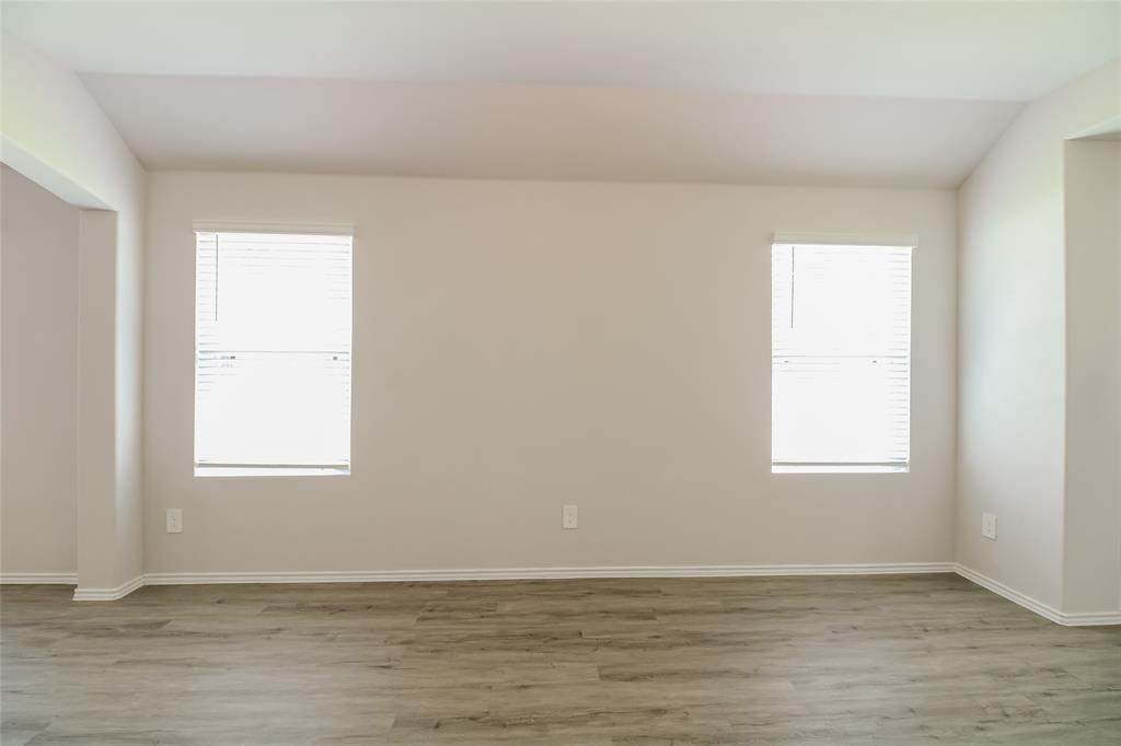 513 Sussex Place - Photo 1