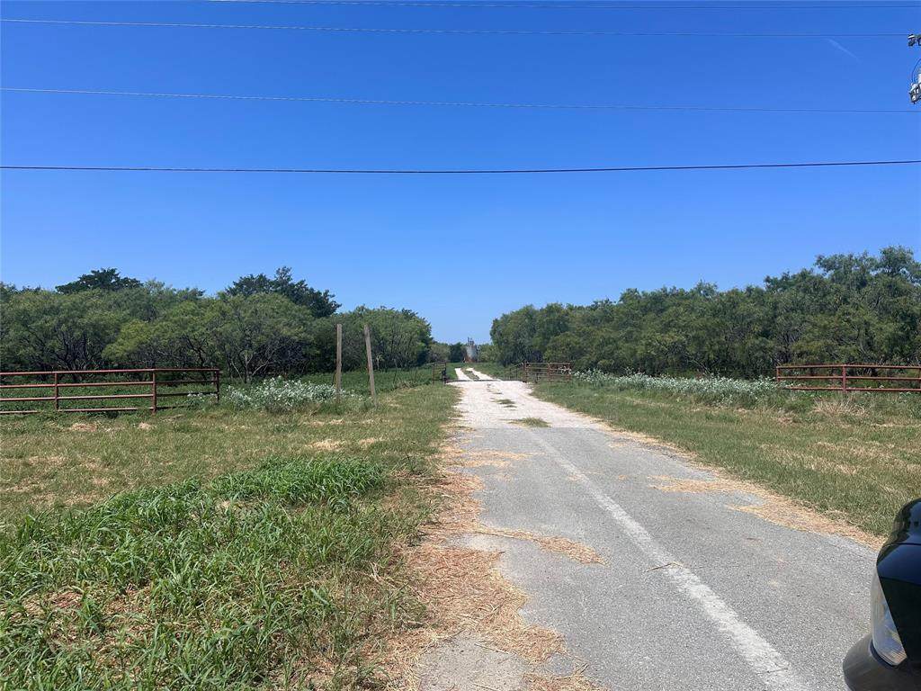 6935 Fm 1417 - Photo 1