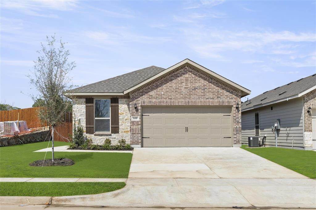 1600 Meadow Crest Drive - Photo 1