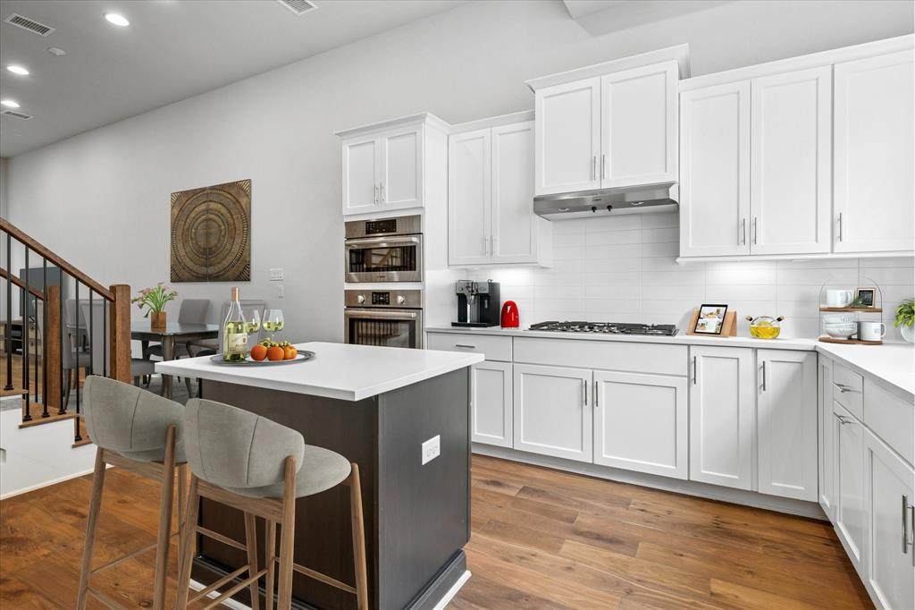 381 Greenbriar Lane - Photo 1