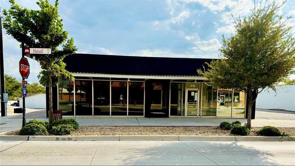 916 Halsell Street - Photo 1