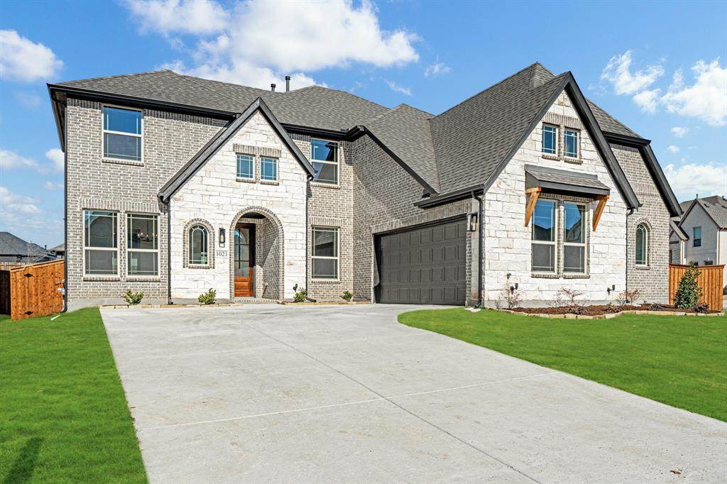 1021 Waverly Drive - Photo 1