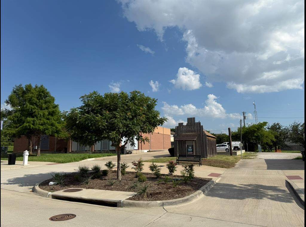 109 Broadway Street - Photo 1
