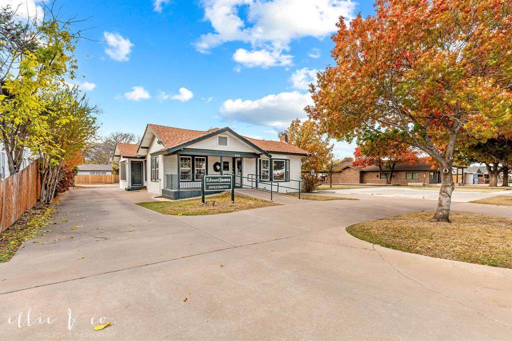 234 Sayles Boulevard - Photo 1