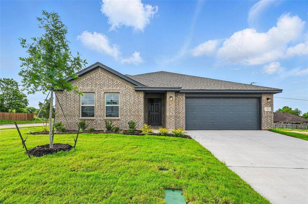 1401 Quail Creek Drive - Photo 1