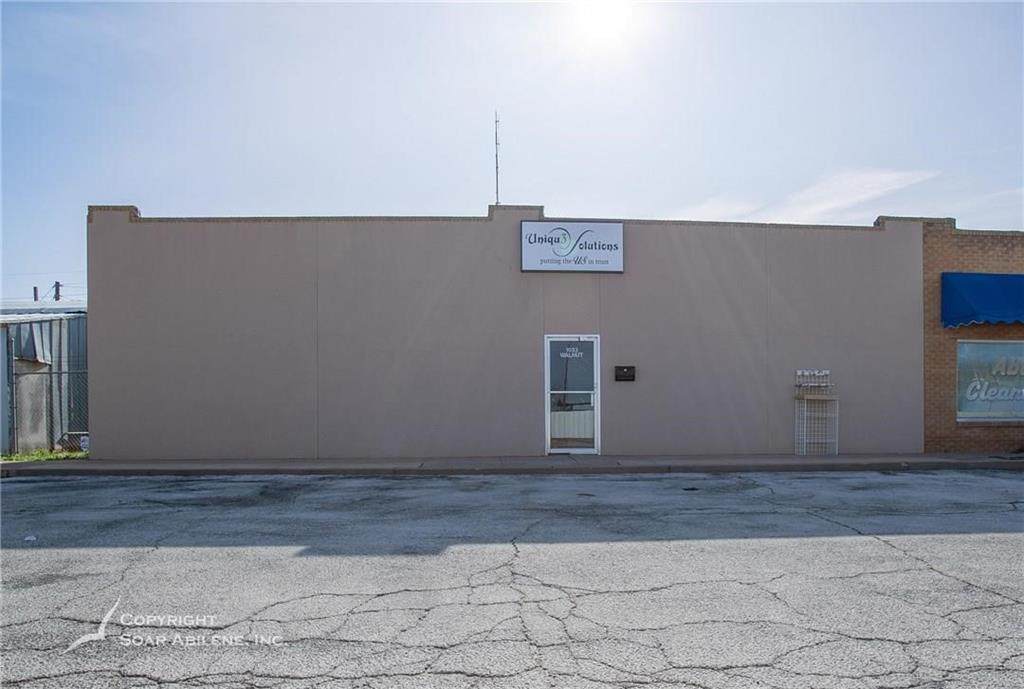 1033 Walnut Street - Photo 1