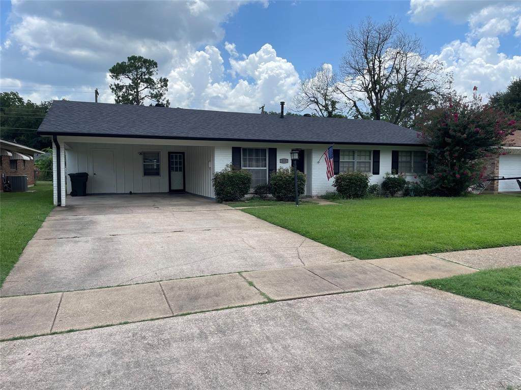 219 Johnnie Drive - Photo 1