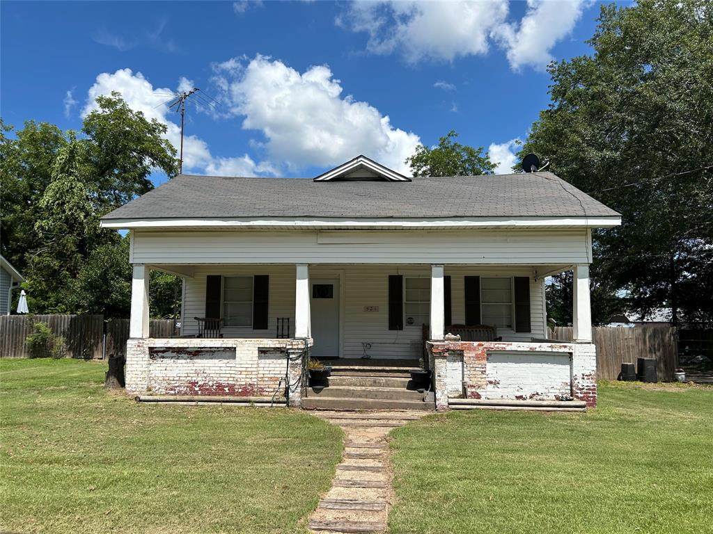 521 Montgomery Street - Photo 1
