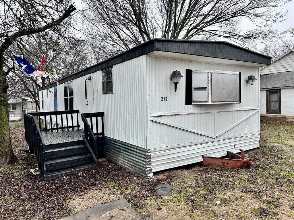 212 Moreview - Photo 1