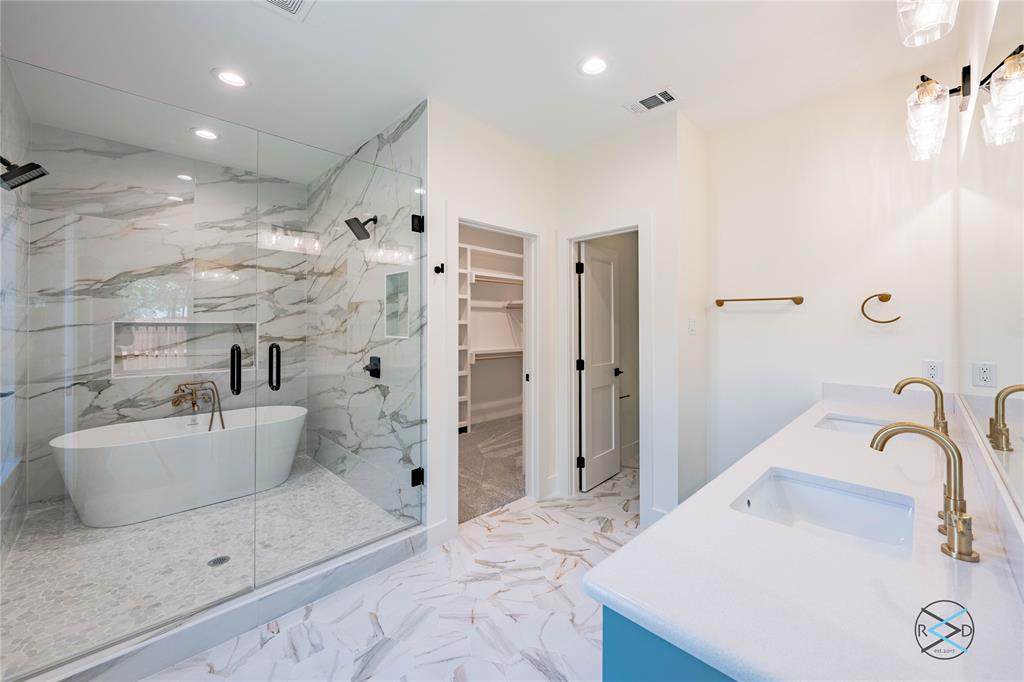 114 Castlewood Road - Photo 1