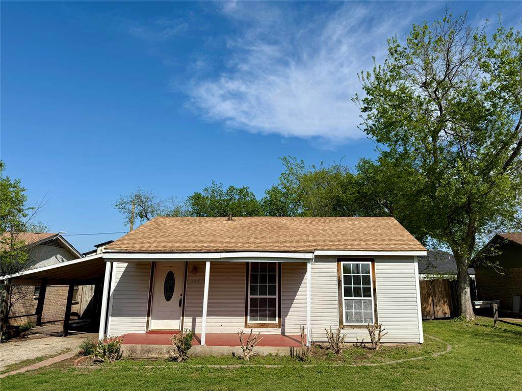 304 Lockwood Street - Photo 1